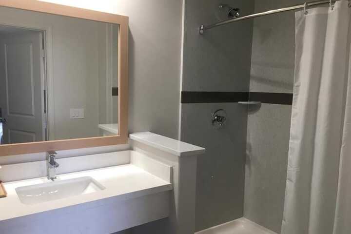 Room 13 of 27