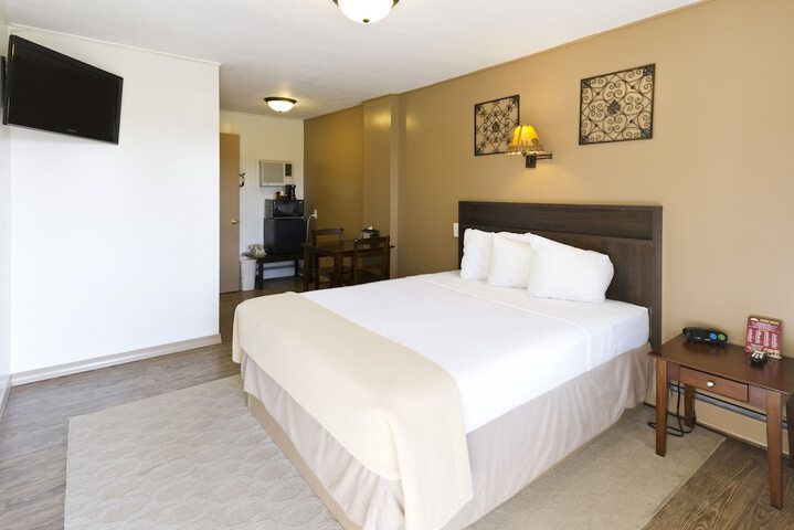 Room 14 of 33