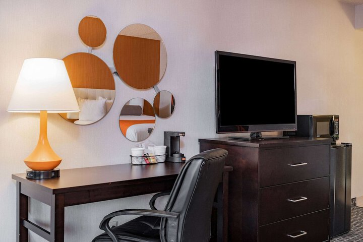 Room 12 of 28