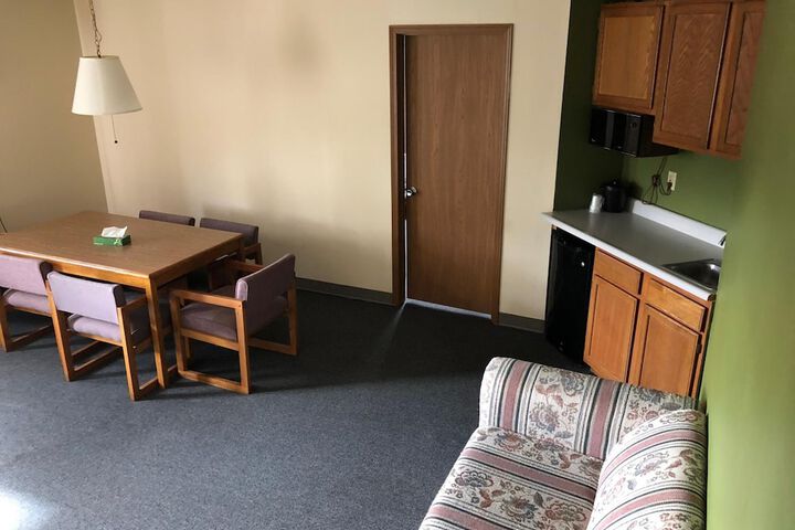 Room 17 of 47