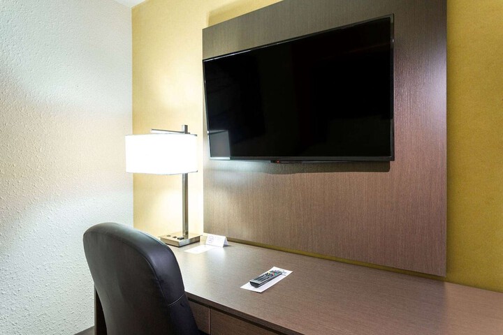 Room 14 of 32