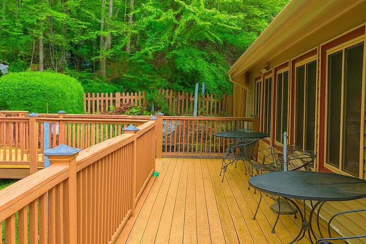 Smoketree Lodge