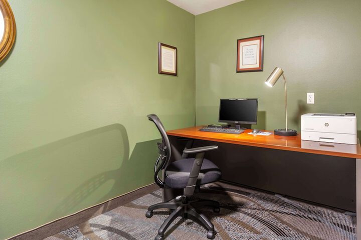 Business Center 66 of 66