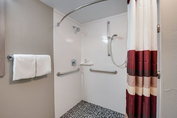 Room 35 of 43