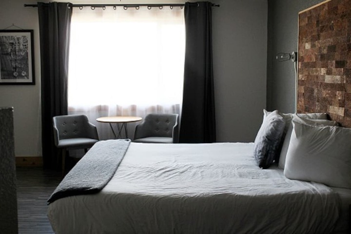Room 110 of 147