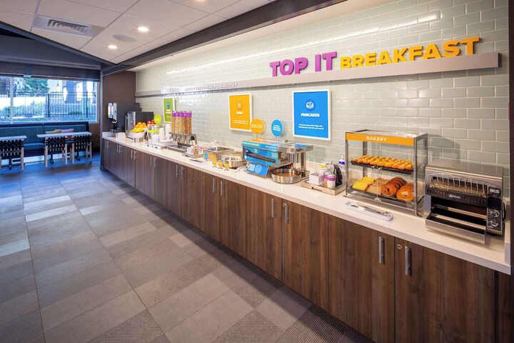 Breakfast/Coffee Service 25 of 37