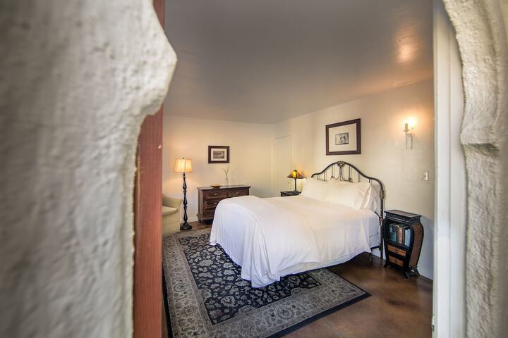 Room 136 of 253