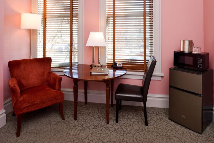 Montvale Hotel
