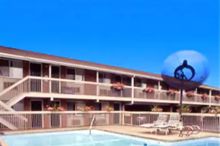 Pool 10 of 64