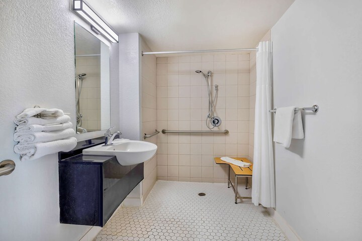Room 20 of 25