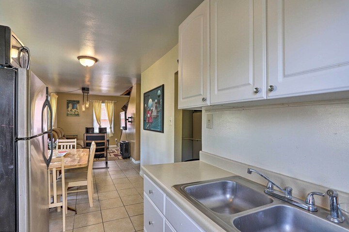 Lovely Royal Oak Unit 10 Min to Vibrant Downtown