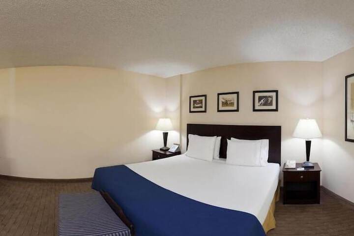 Room 14 of 28