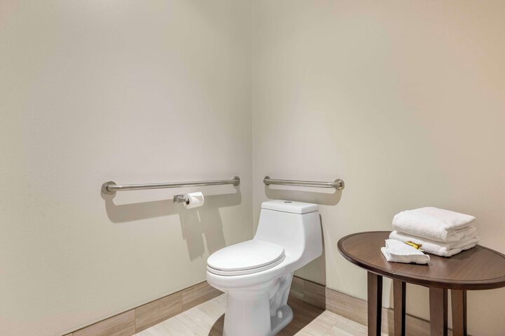 Best Western Plus Grand Manor Inn