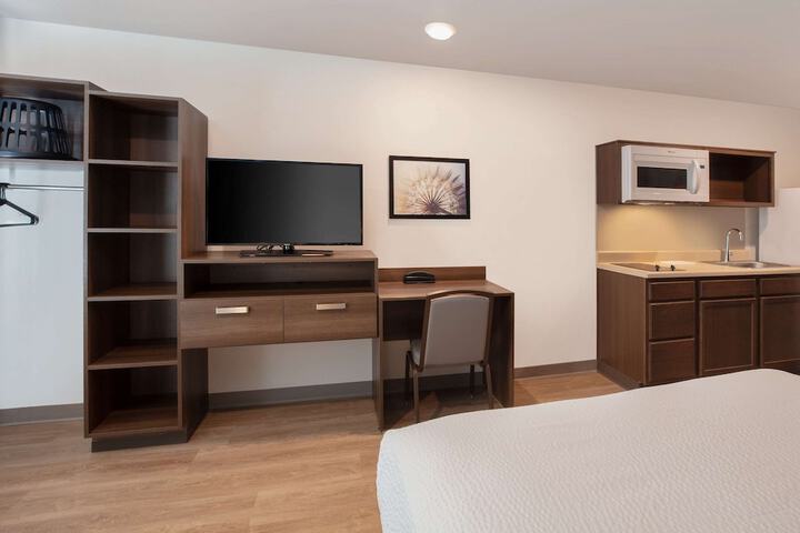 Room 9 of 28