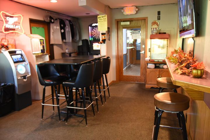 Lounge 17 of 20