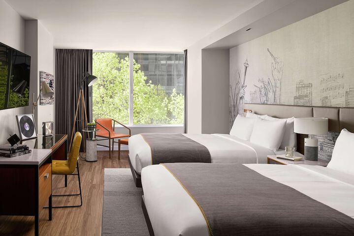 Room 25 of 53