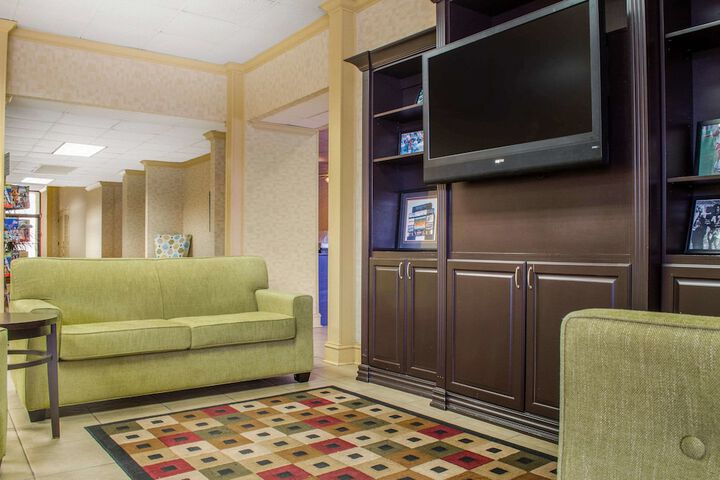 Hotel Interior 9 of 32