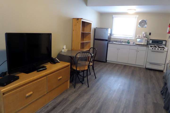 Ray Lyn Motel