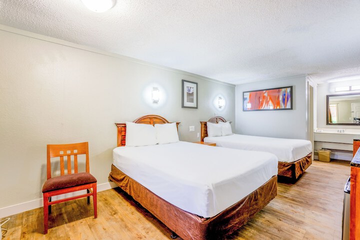 Cozy Garden Inn by OYO Hwy 40 Richmond