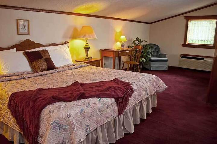 Room 12 of 19