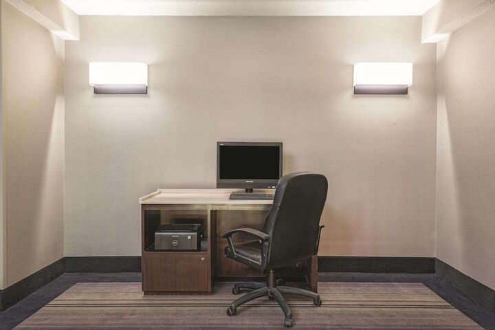 Business Center 41 of 41