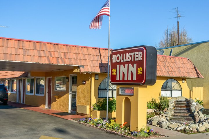 Hollister Inn