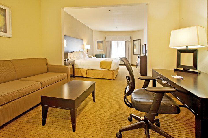 Holiday Inn Express Hotel & Suites Shamrock North by IHG
