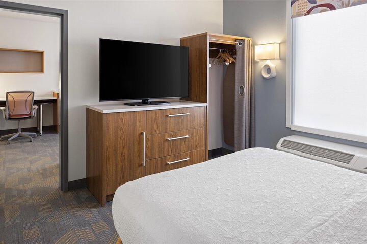 Home2 Suites by Hilton Roseville Minneapolis