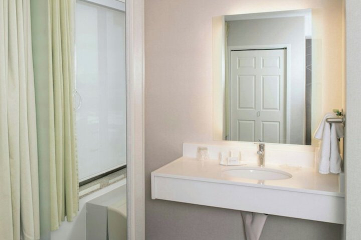 Room 21 of 36