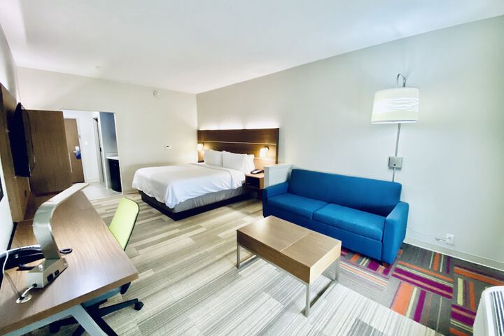 Room 49 of 62