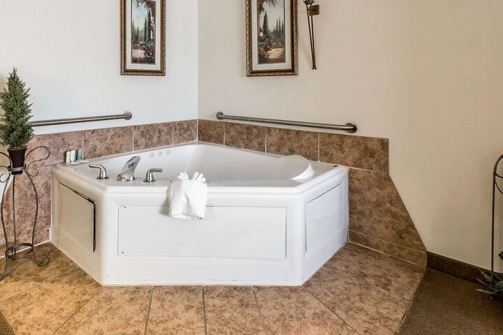Quality Inn & Suites Guymon East