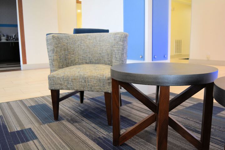 Holiday Inn Express & Suites by IHG