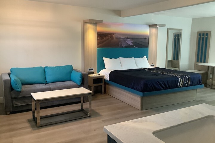 Room 65 of 103