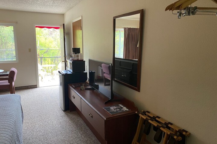 Room 20 of 37