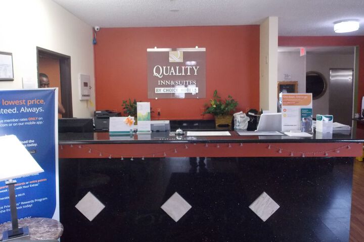 Hotel 6 of 68