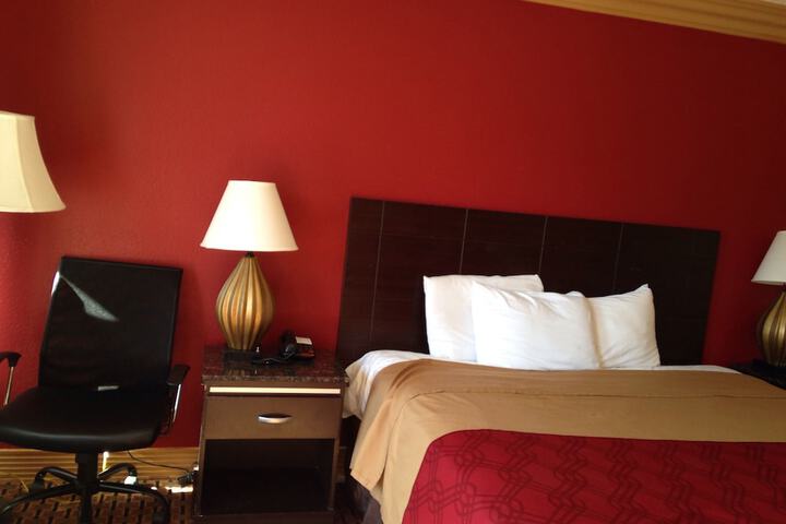 Room 9 of 19