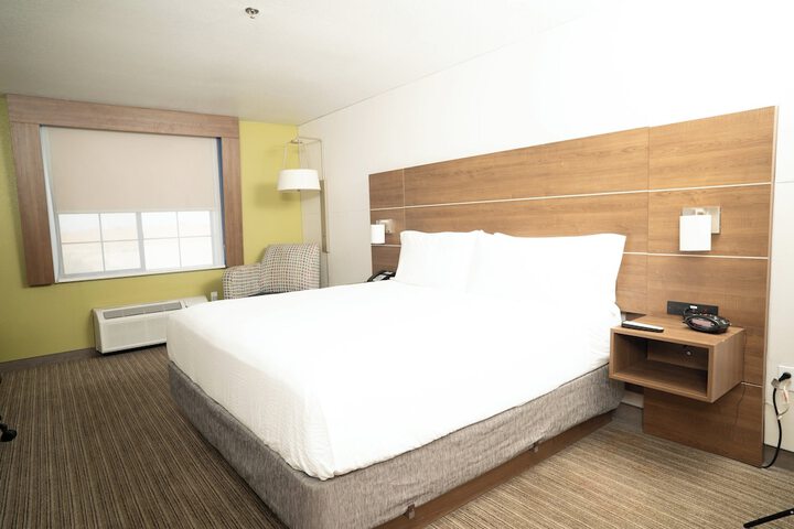 Holiday Inn Express Hotel & Suites Hesperia by IHG