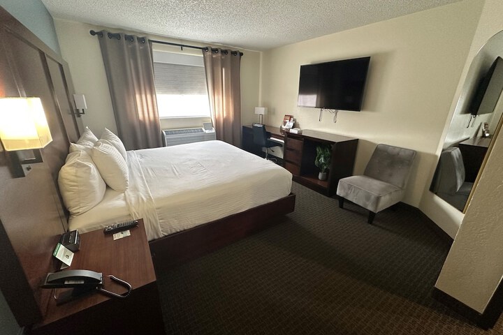 Red Feather Lodge