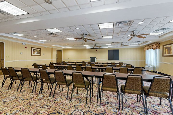 Comfort Suites Savannah North I-95