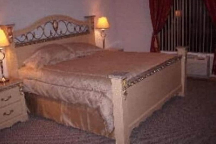 Room 4 of 14