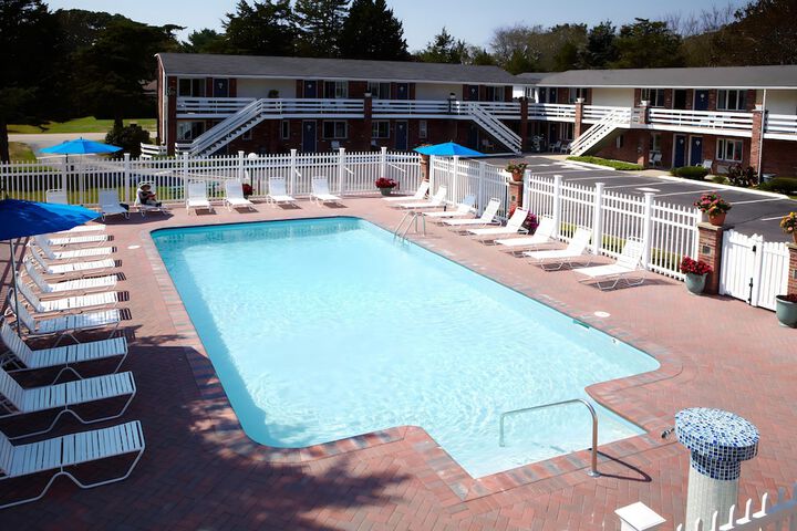 Breezeway Boutique Hotel