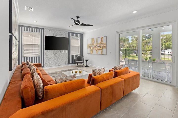 Harbor Island Beach Club Homes by Villatel