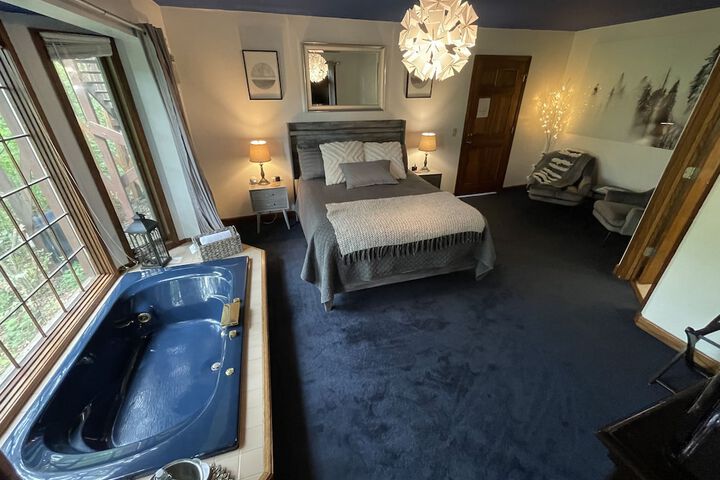 Room 35 of 60