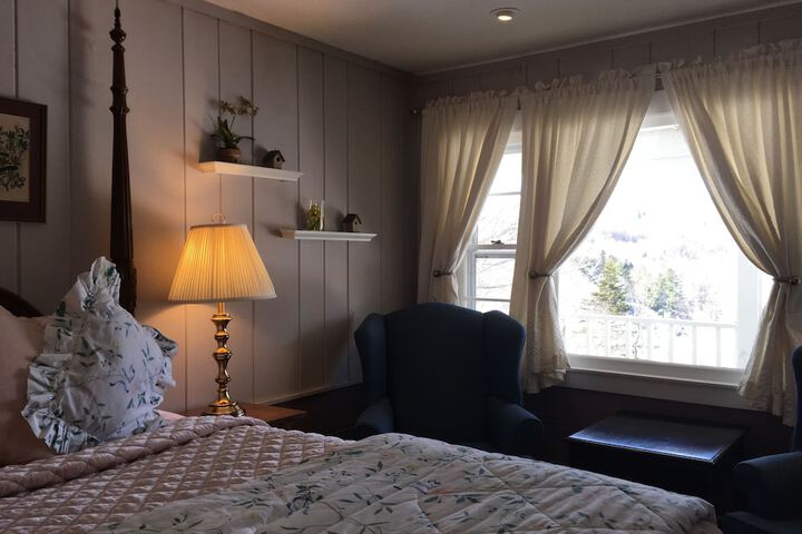 Room 46 of 148