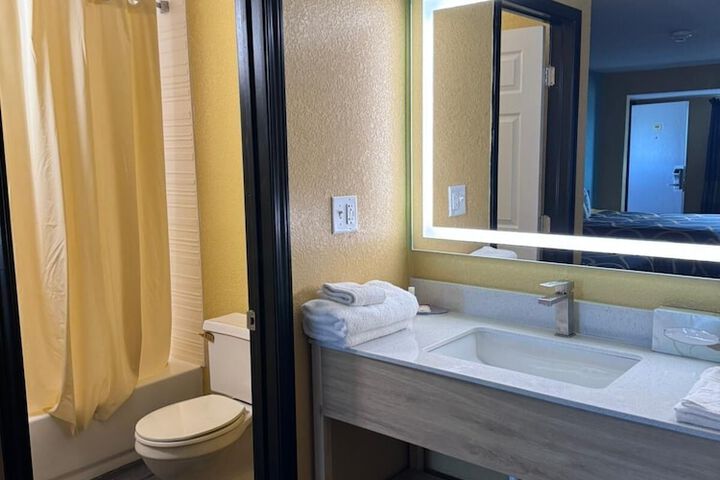 Room 12 of 20