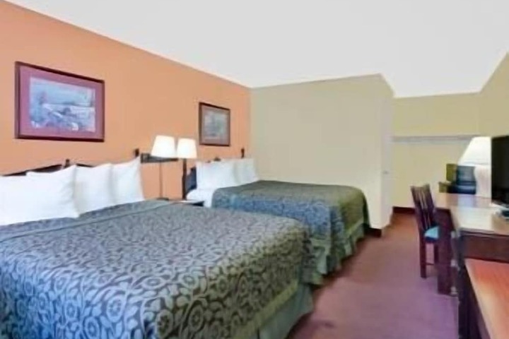 Room 10 of 19