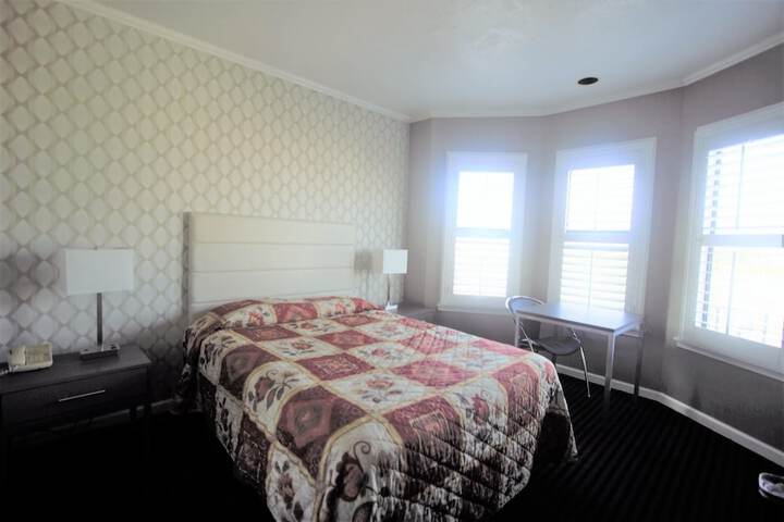 Room 25 of 34