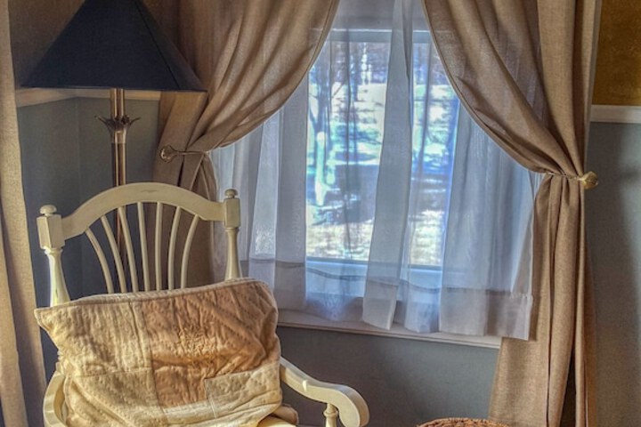 Room 27 of 104