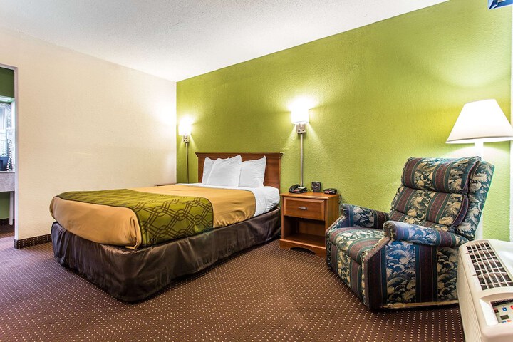 Room 18 of 26
