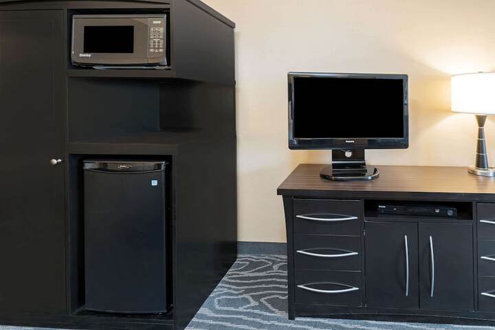 La Quinta Inn & Suites by Wyndham Logan